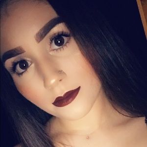 Meet your Posher, Desiree